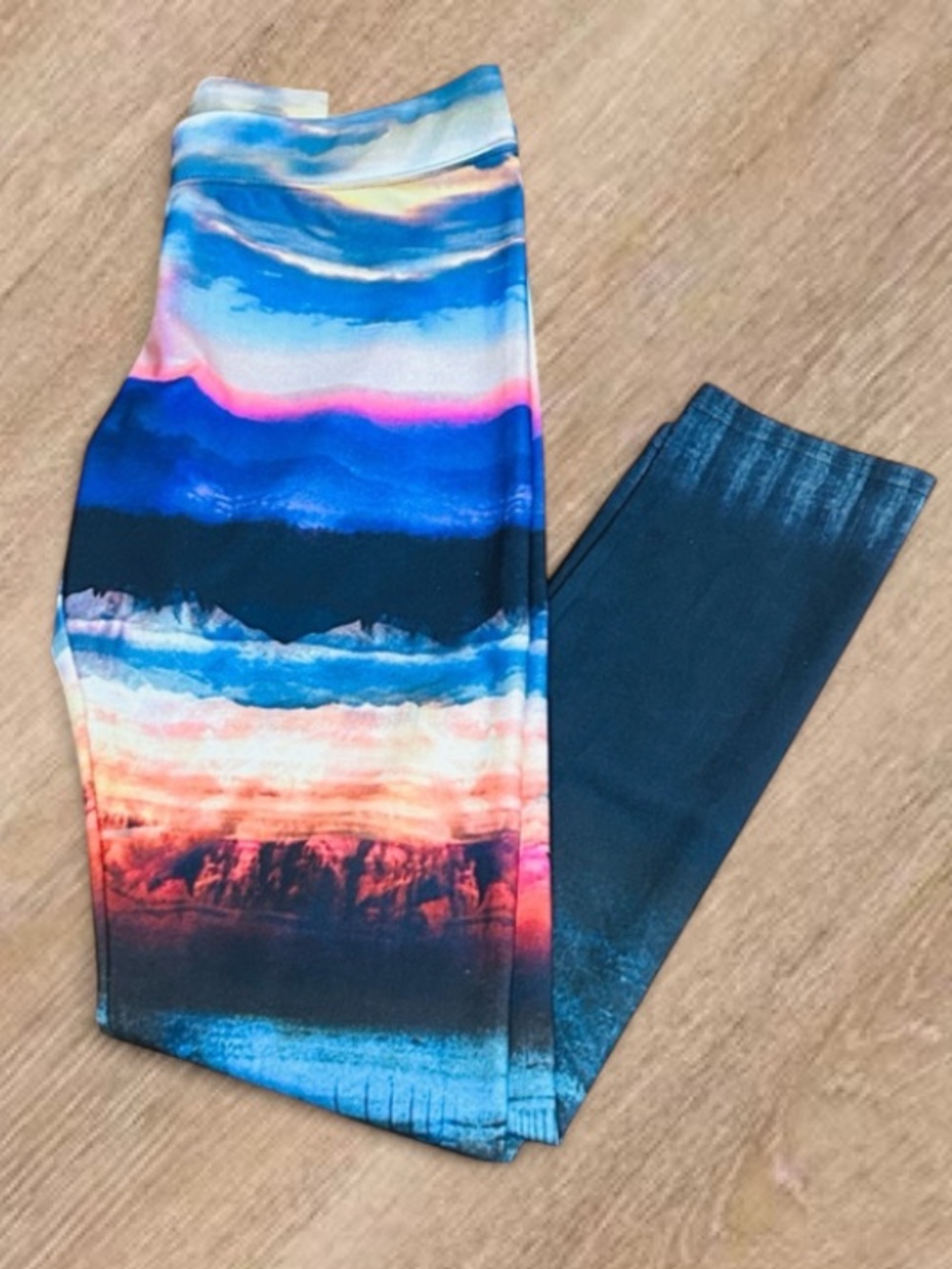 🆕🦅American Eagle Hi-Rise Mountain Sky Sunset Leggings Small NWT